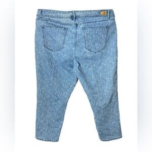 SALE OF JORDACHE SKINNY CROP WOMEN FLORAL JAMES SIZE 14